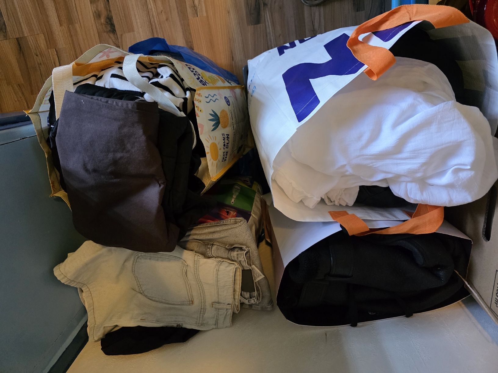 Kleiderpakete: Kleider und Schuhe – Neu (gemäss Beschreibung) aus Brugg AG von rup_55tj