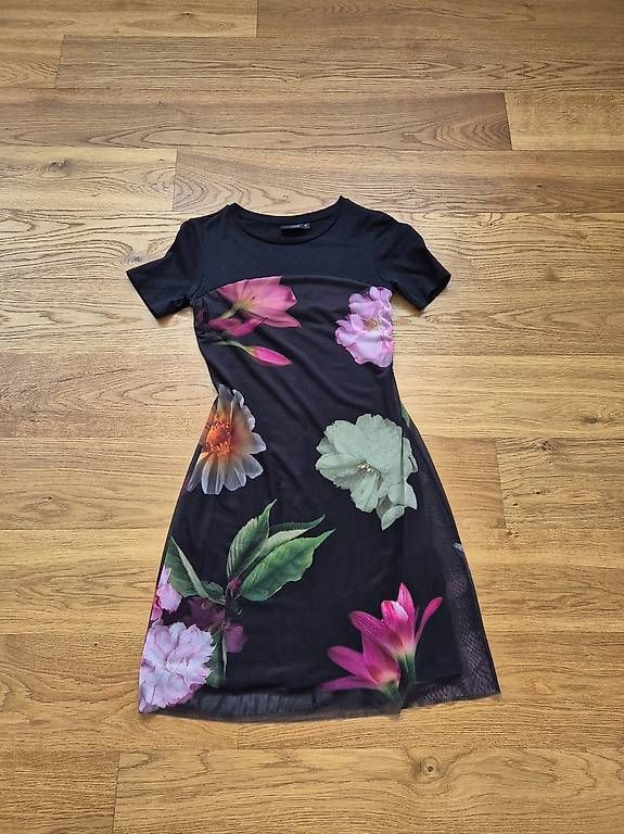 Desigual Vestiti: Desigual,  Blumenkleid – Nuovo (secondo la descrizione) da Feusisberg venduto da cts_55rn 1