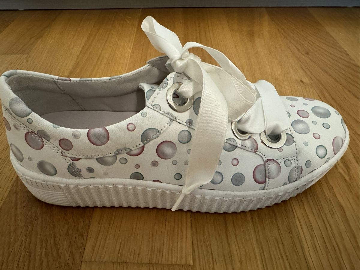 Gabor Chaussures femmes: Gabor Sneaker weiss Punkte Leder Gr. 3 1/2 – D'occasion à Beringen par ste_bh8w 3