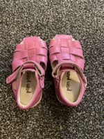 Mädchensandalen