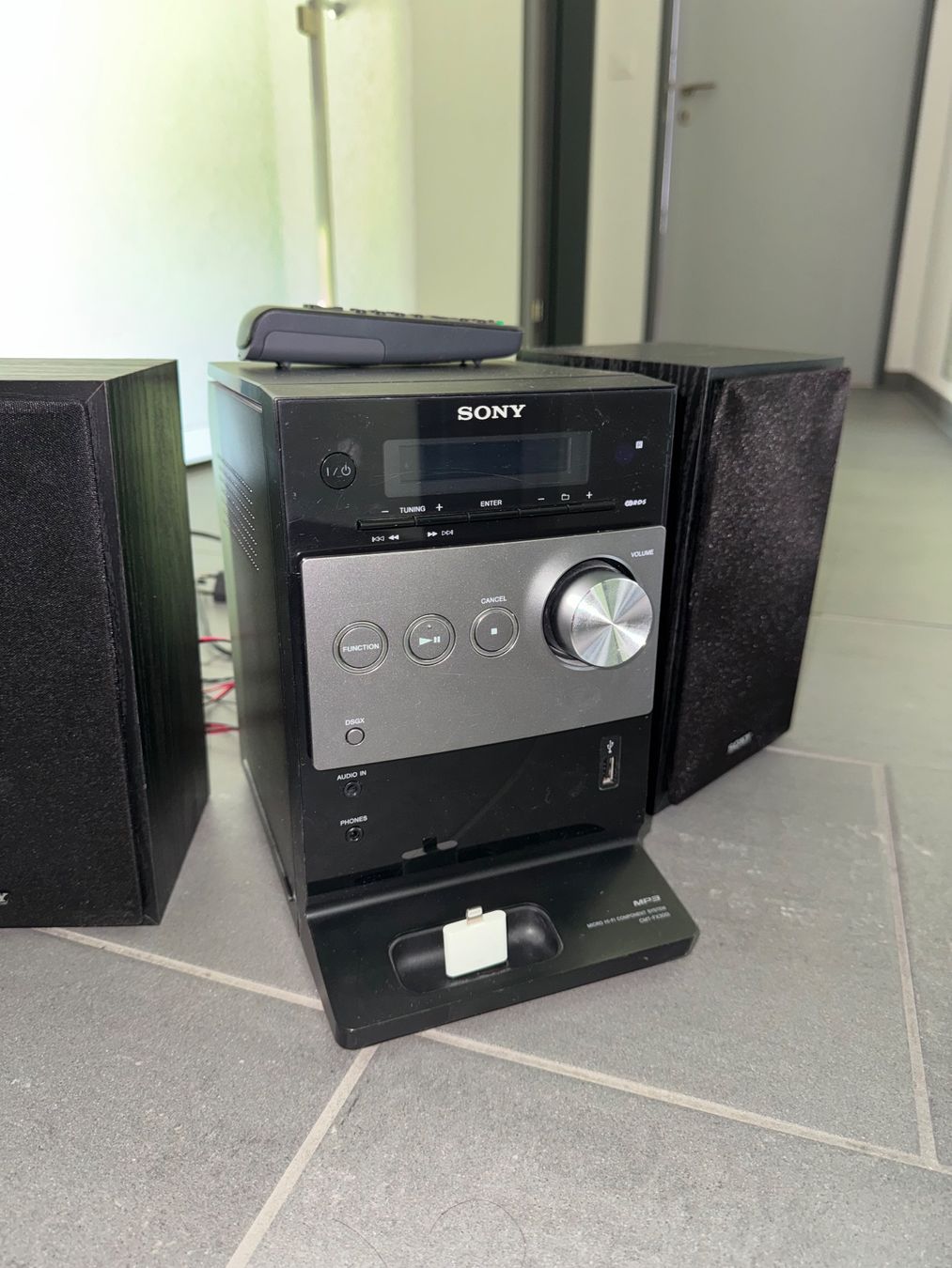 Sony Lecteur multimedia & Streamer: SONY Microanlage mit Lautsprecher – D'occasion à Wigoltingen par s.xnaa_ 2