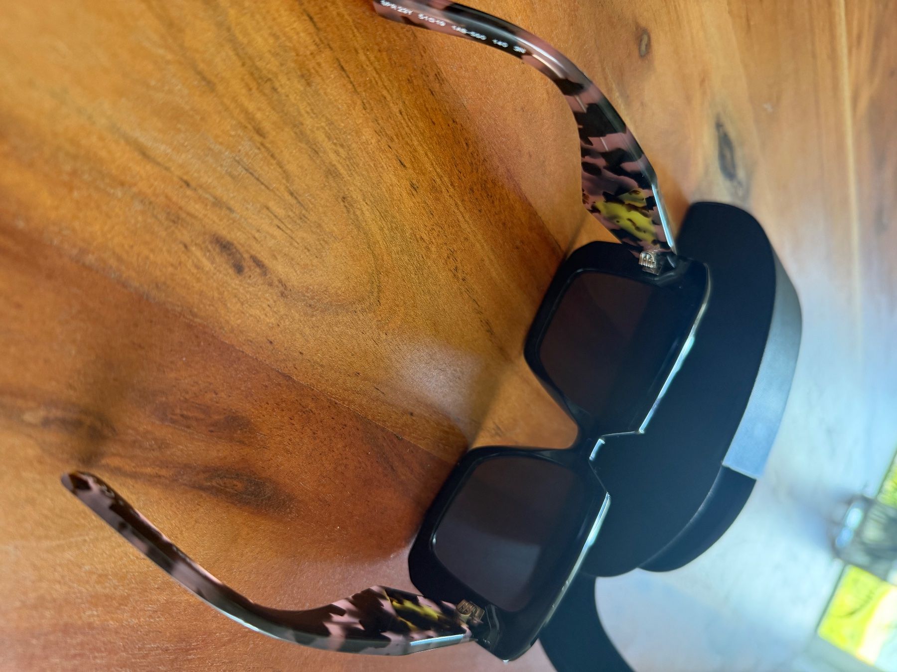 Prada Brillen & Gläser: Lunettes de soleil PRADA – Gebraucht aus Pompaples von chanelle02