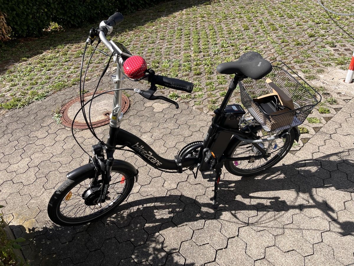 Biciclette: Klapp-E-Bike - schwarz mit Korb gebraucht – Usato da Basel venduto da yanbam82