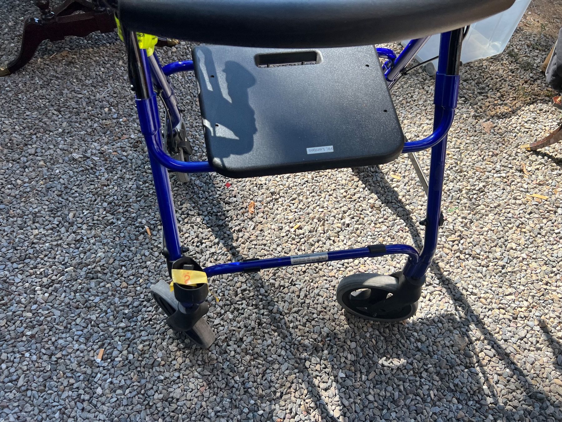 Aides à la marche: Gehhilfe Rollator blau, Nr 47 – D'occasion à Glattfelden par maa_qcj8 1