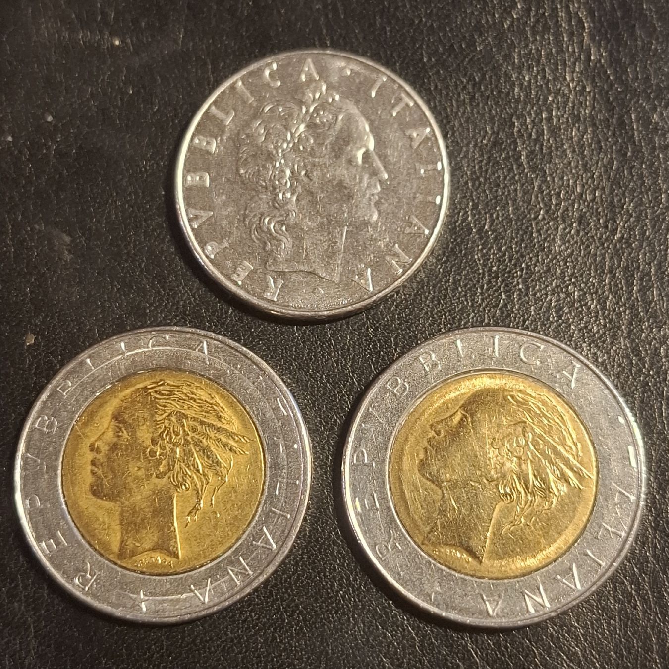Tutti le monete: 3 pièces  de collection: Lires italiennes – Usato da Susten venduto da lmf_98wh
