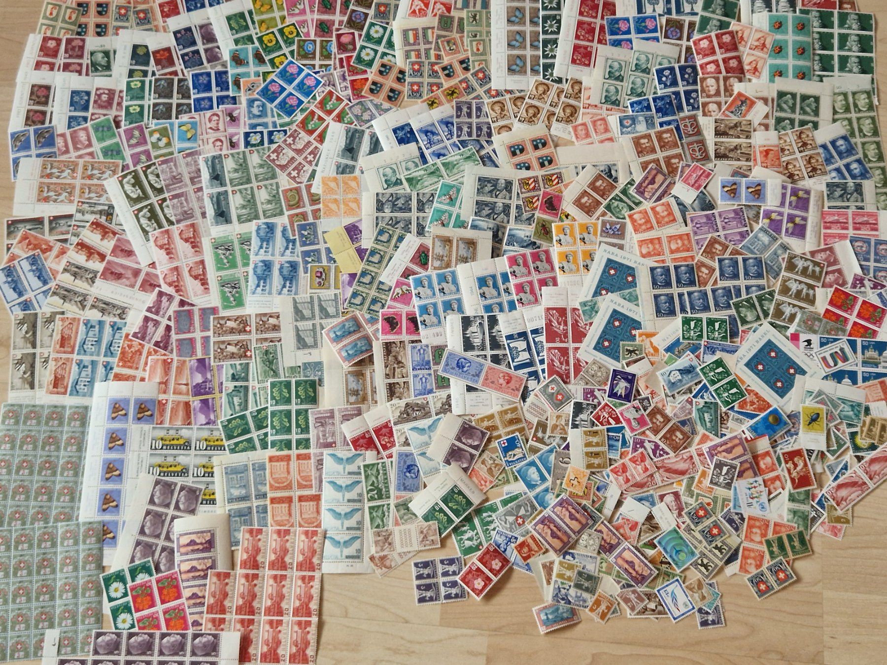 Tous les timbres: Grosser Posten CH postfrisch**, ab 1.- – D'occasion à Burgdorf par Glossy01 2