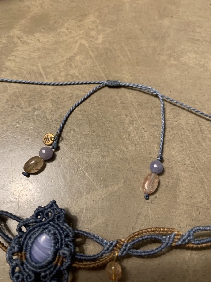 Ketten: Collier artisanal Bohème macramé, agate bleue, quartz rutile – Neu und originalverpackt aus Versoix von val_t6jc 2