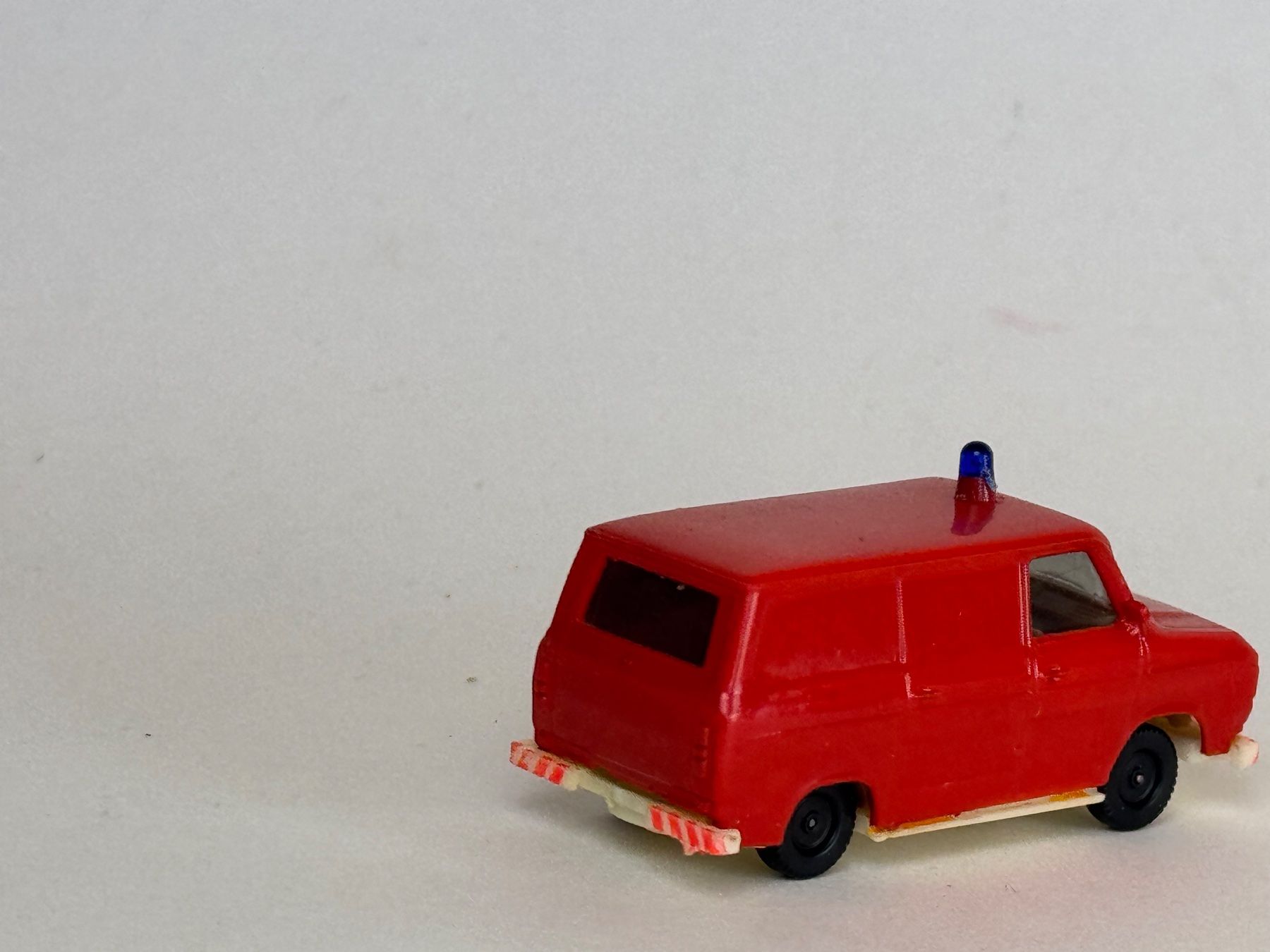 Herpa Modellini d'auto: Herpa Ford Transt Kasten Feuerwehr – Usato da Elm venduto da Wikmtz 1