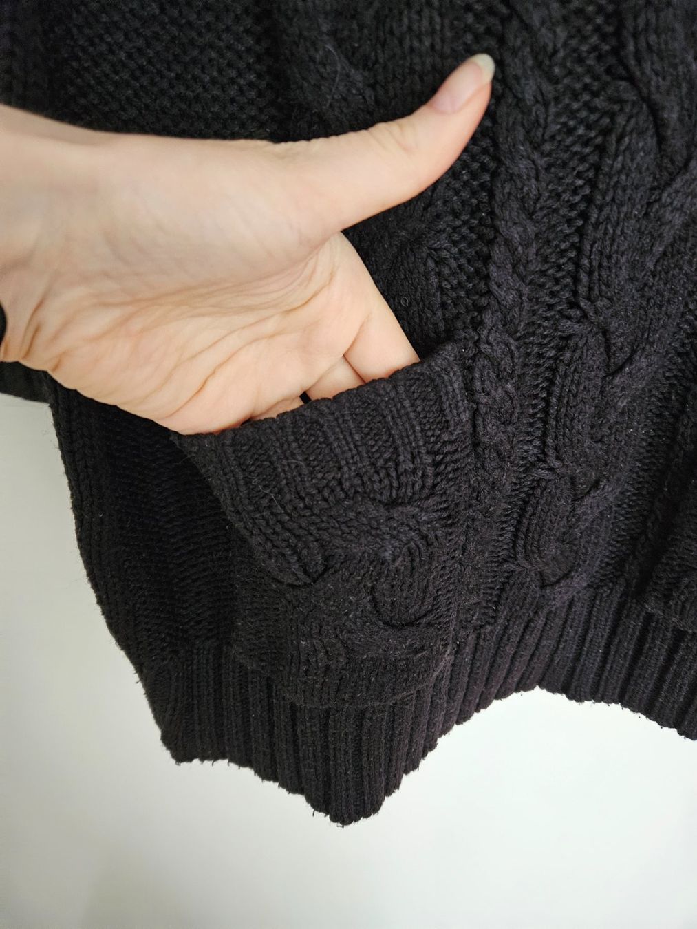 Pulls & Sweat-shirts: Strickpulli schwarz mit Rollkragen – D'occasion à Schaffhausen par sabrina915 1