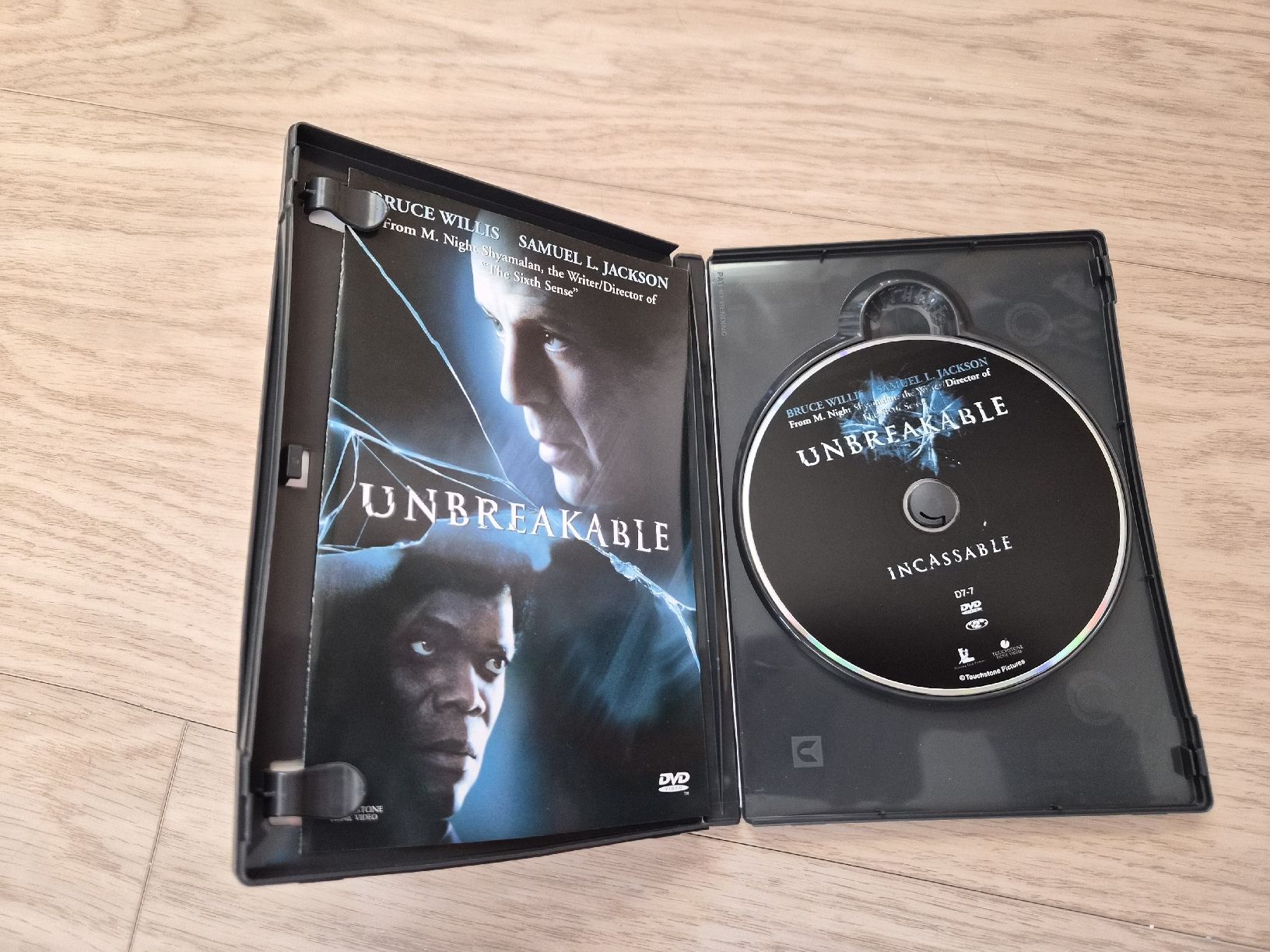 Alle DVDs: DVD Incassable - Thriller culte avec Bruce Willis – Gebraucht aus La Joux FR von car_ck96 1