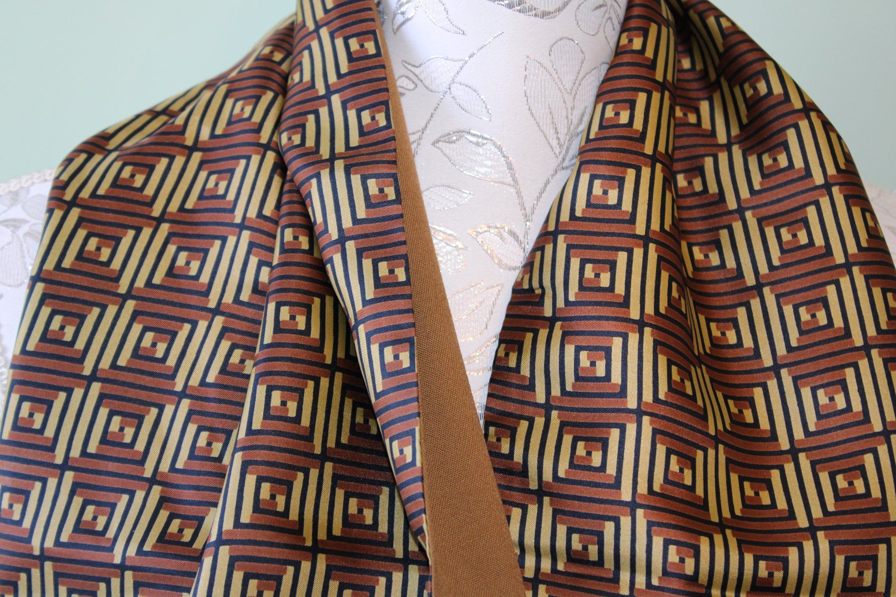 Foulard & Sciarpe: Schal – Usato da Schaan venduto da antikes_und_kurioses 1