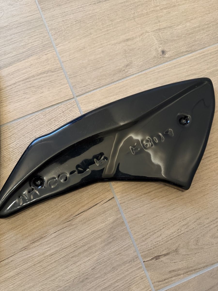 VW Alle Autoersatzteile: Side Flaps zu Verkaufen – Neu und originalverpackt aus Turgi von zum_f7lj 2