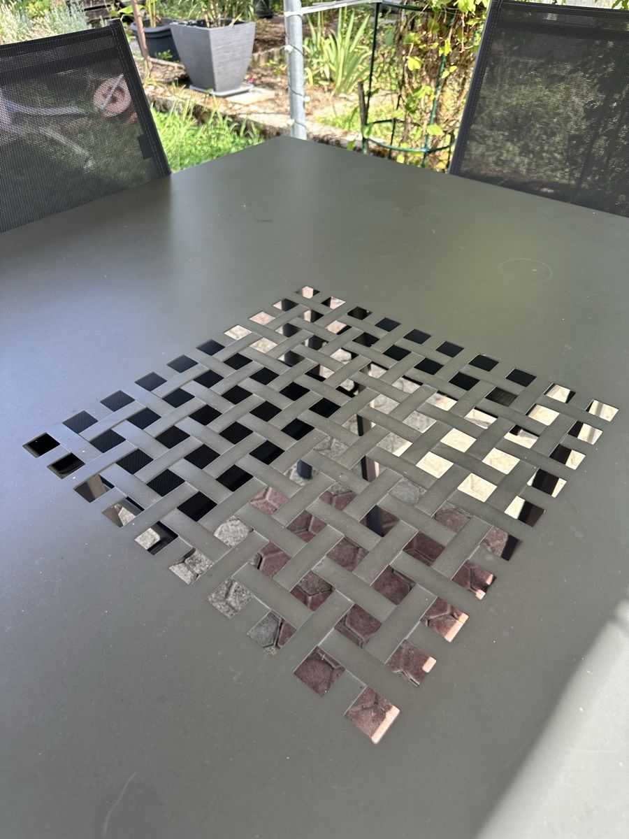 Tables: Gartentisch Metall quadratisch anthrazit – D'occasion à Faulensee par Keira14 1