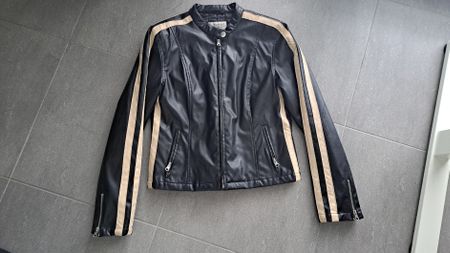 coole Bikerjacke Gr. 38 schwarz mit beigen Streifen