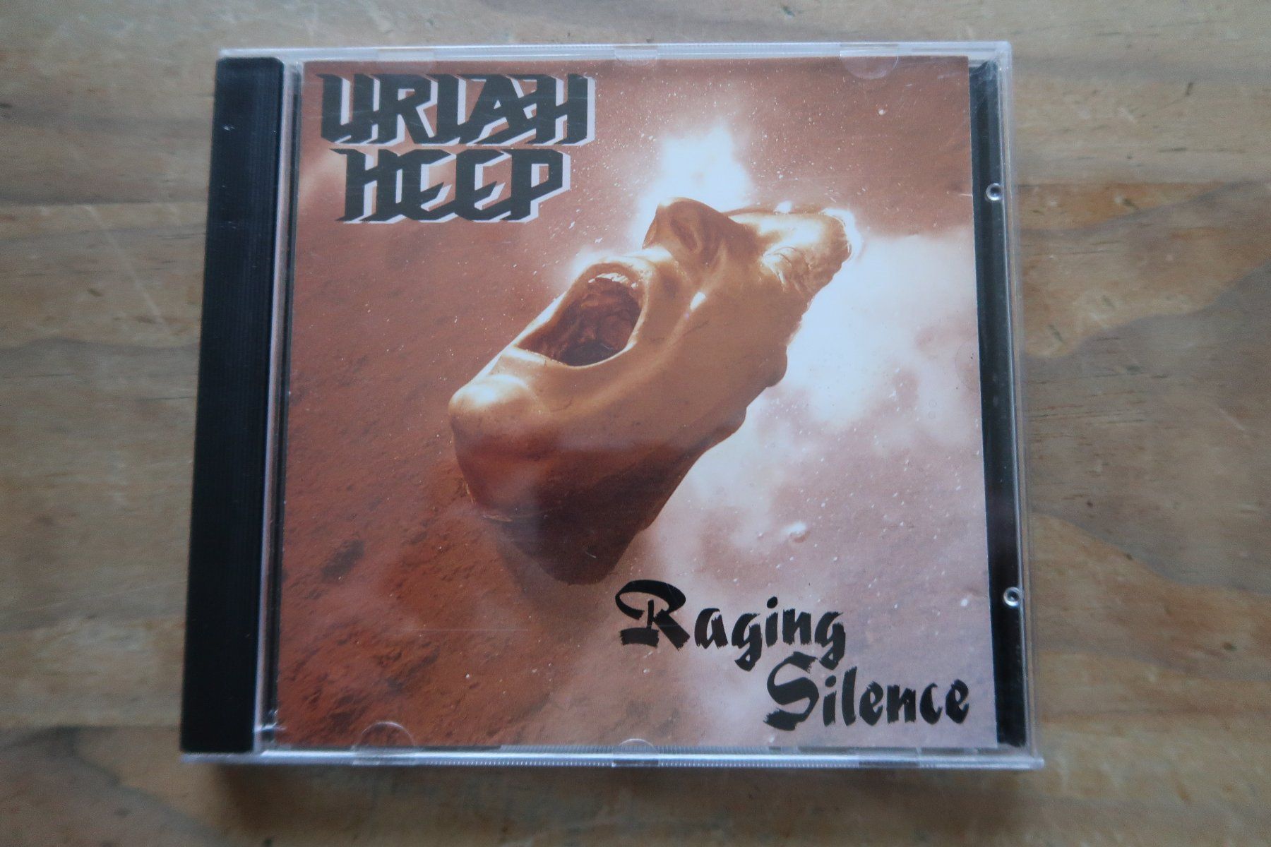 CD: URIAH HEEP - RAGING SILENCE - CD – Usato da Basel venduto da Patiscat
