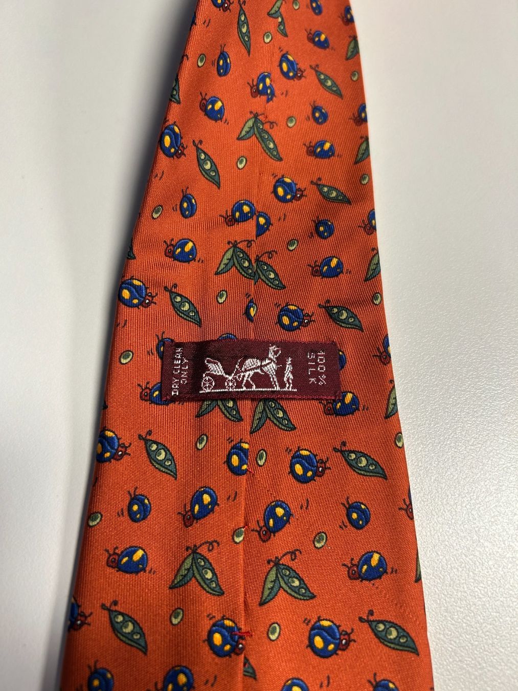 Hermès Cravatte: Hermès Marienkäfer Krawatte – Nuovo (secondo la descrizione) da Bern venduto da kurtikobolt74 2