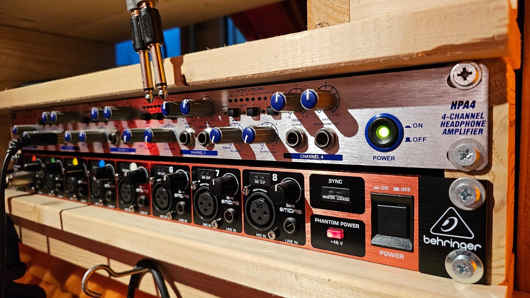 Behringer Convertisseurs: Behringer ULTRAGAIN DIGITAL ADA8200 – D'occasion à Fislisbach par rje_28s6 3