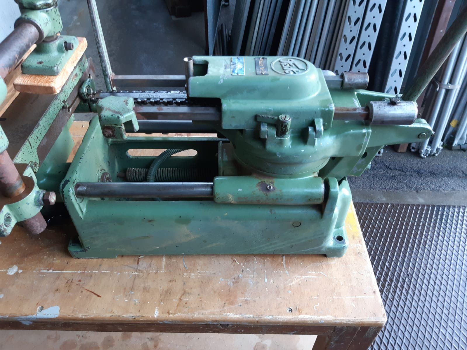 Festo Tutte le macchine: Wandkettenstemmer Festo, 380 V – Usato da Ulisbach venduto da MSH01 3