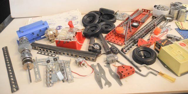 Meccano Baukästen: Meccano-Set – Gebraucht aus Benzenschwil von One_way 3