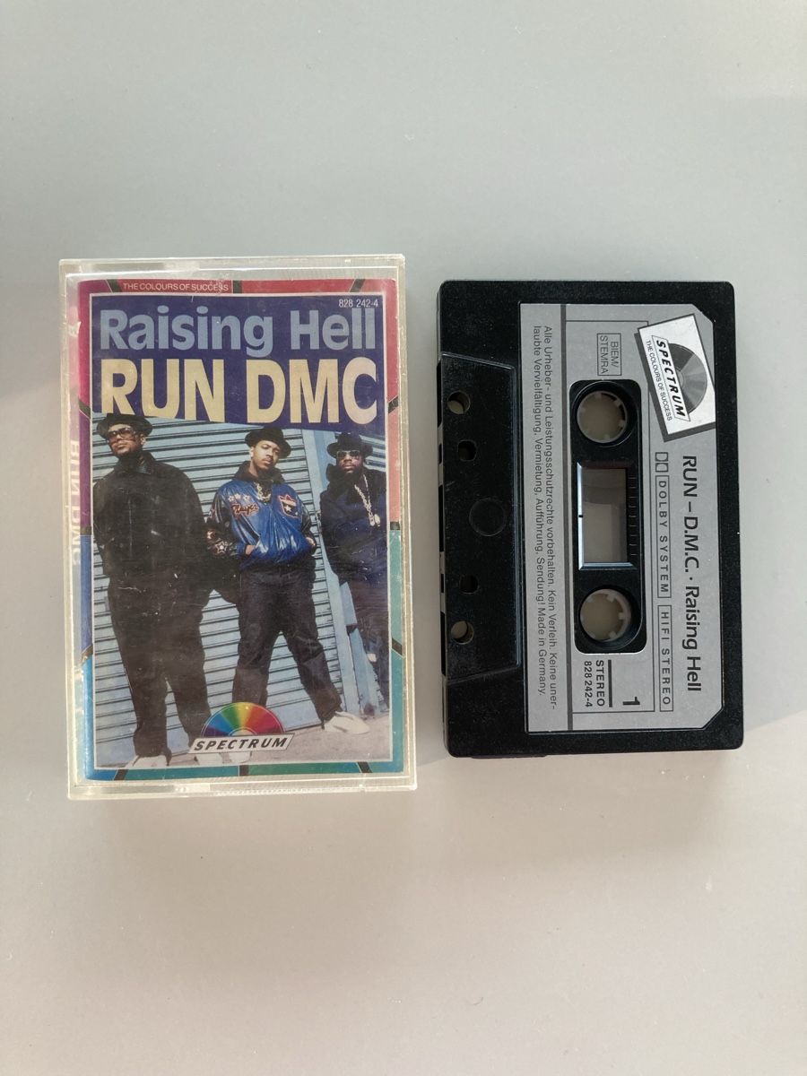 Musicassette: Run DMC - Raising Hell, Kassette, Hip Hop – Usato da Mörschwil venduto da Appenzell2