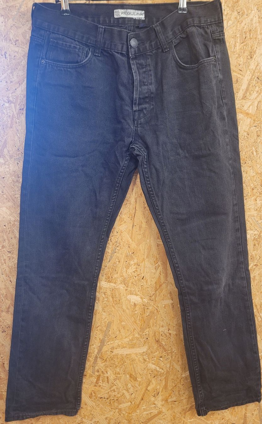 Jeans: KIABI Jeans Noir regular taille 44l32 – Usato da Lausanne venduto da PlusValue_Lausanne