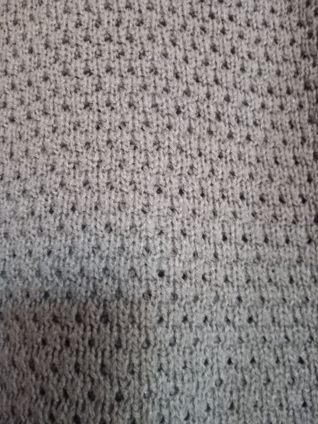 Pullover & Sweatshirts: Pull vert kaki en maille Taille M – Gebraucht aus Faoug von per_kp6r 1