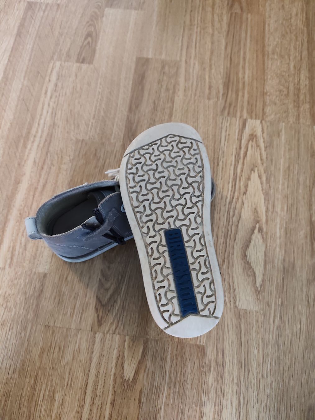 Scarpe da uomo: Birkenstock Kinderschuhe Grau Grösse 29 – Usato da Bern venduto da mejito 1