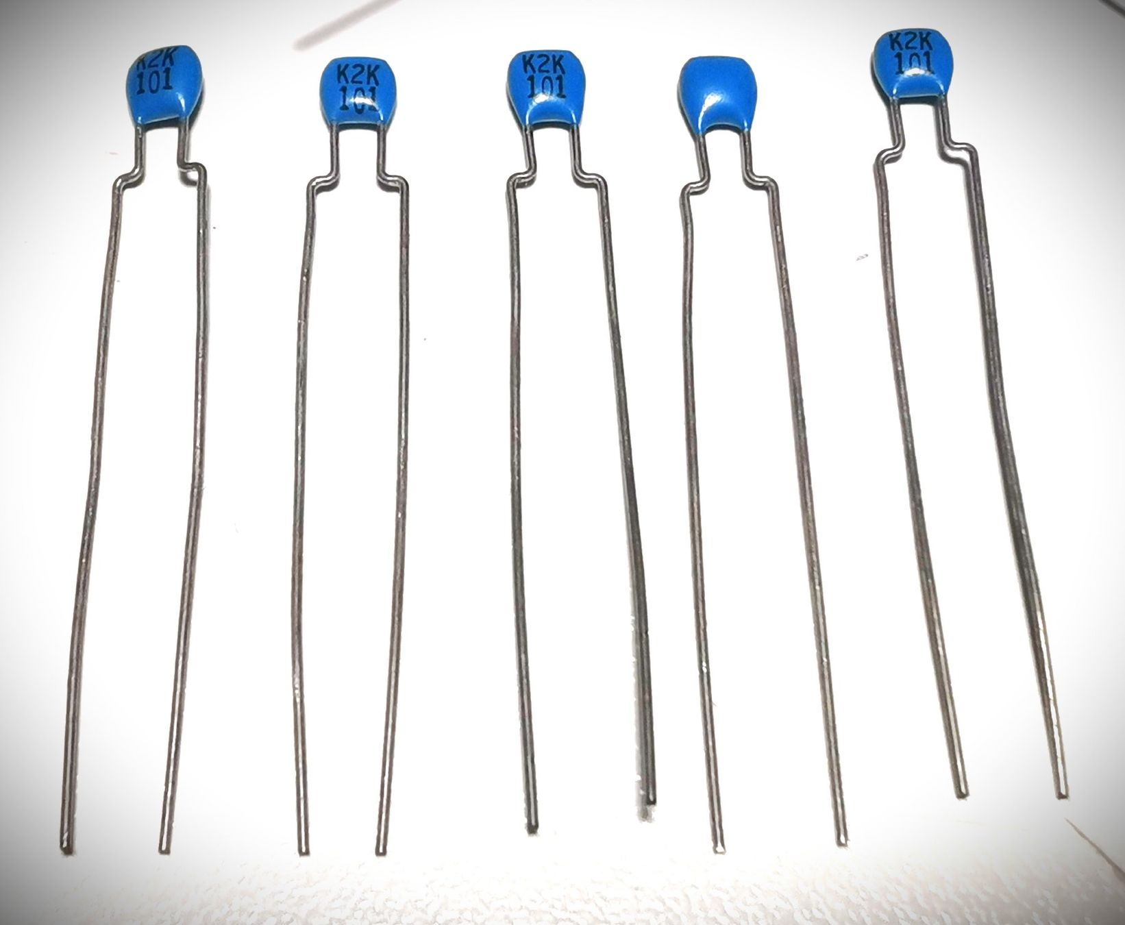 Elektronikbauteile: 100 pF Kondensator K2K 101 - 25 Stück – Neu (gemäss Beschreibung) aus Bremgarten b. Bern von Vittorio0 1