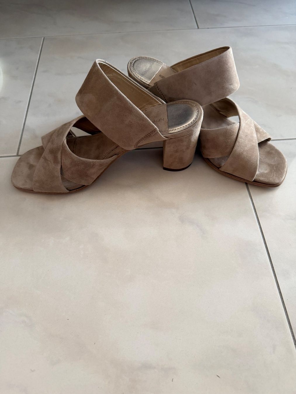 Scarpe da donna: Sandalen sandfarbe – Usato da Muri AG venduto da sabri_25 1