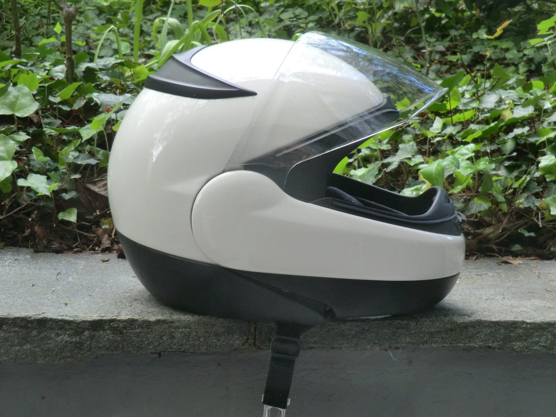 BMW Caschi & visiere: BMW System Helm Evo 4 - Gr. 58-59 weiss – Usato da Winterthur venduto da 8811
