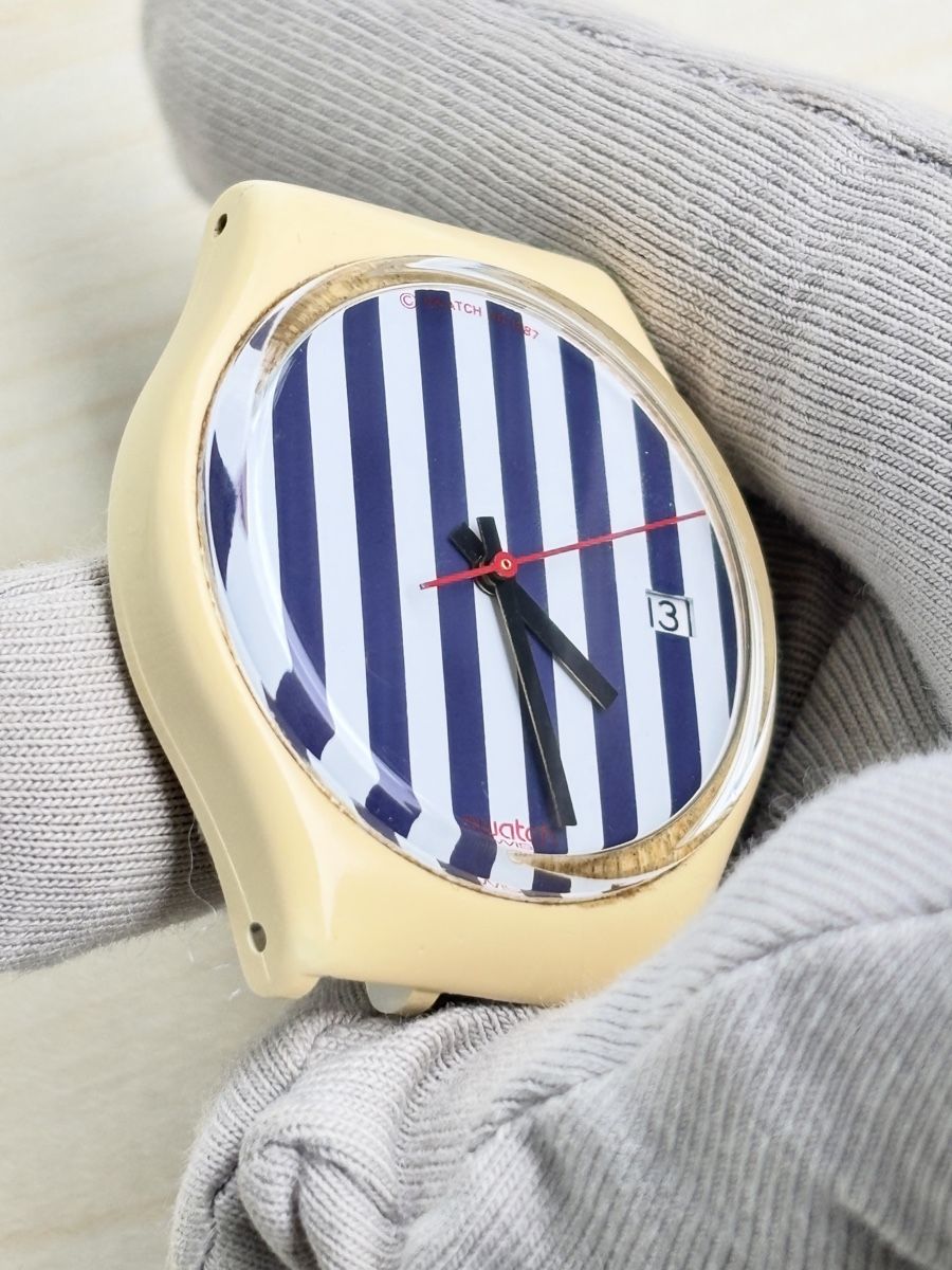 Swatch Orologi: Swatch Uhr mit Datumsanzeige gestreift  – Usato da Grenchen venduto da chththl 3