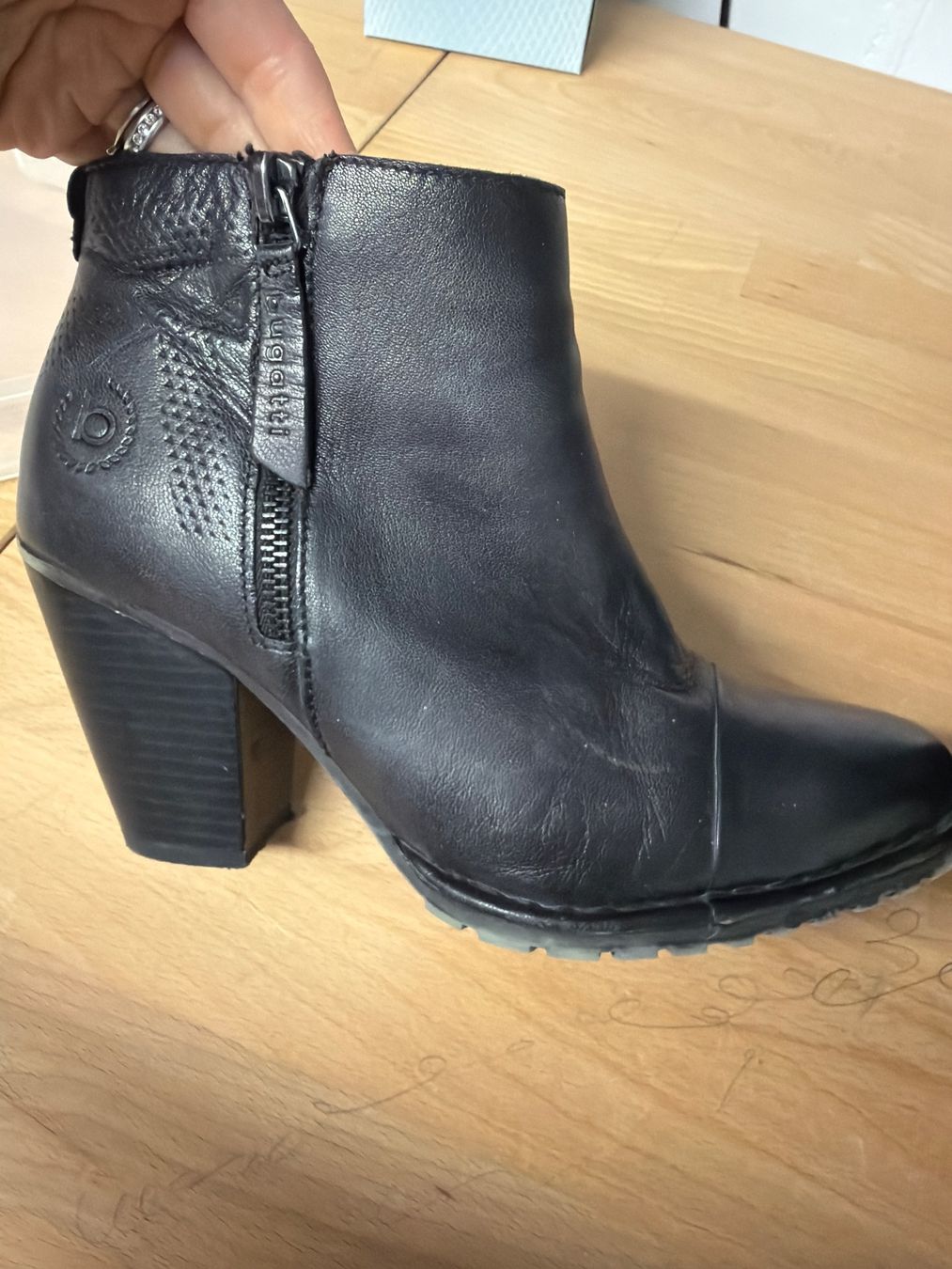 Bugatti Scarpe da donna: Bugatti Leder Stiefeletten, Gr. 37 – Usato da Obersaxen venduto da jen_6dnw 3