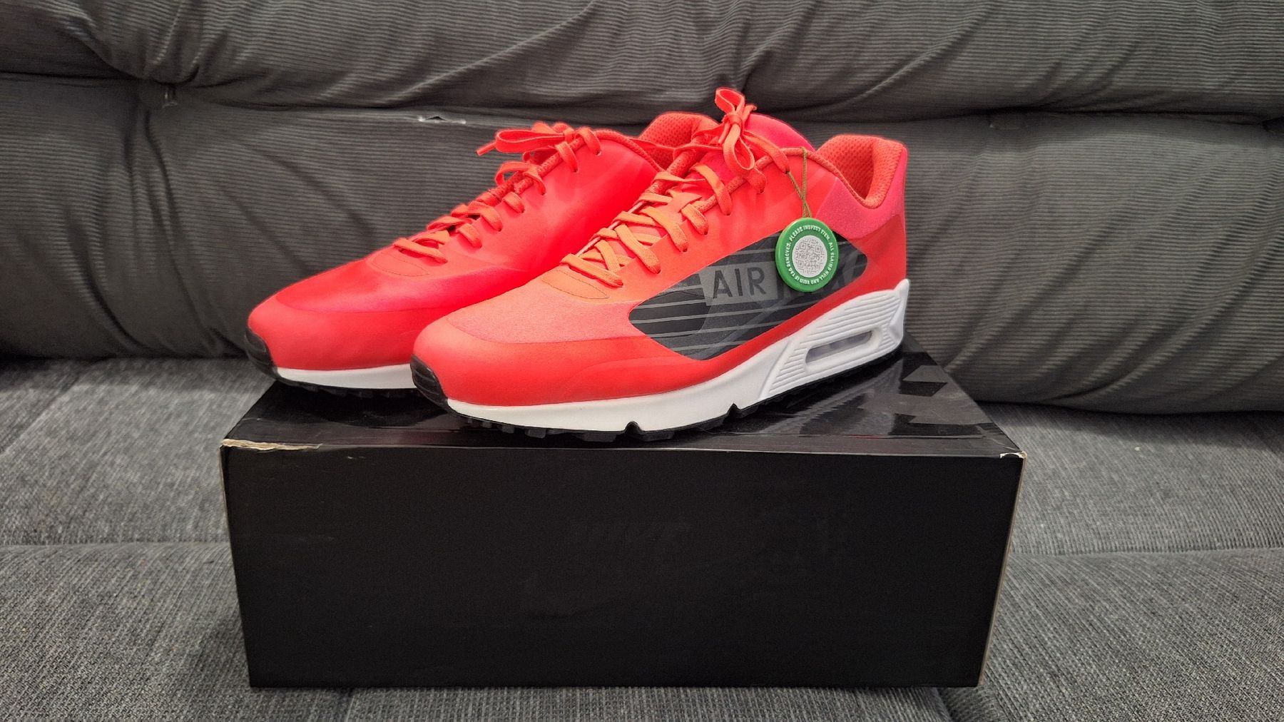 Nike Herrenschuhe: Nike Air Max 90 Bright Crimson 48.5 – Neu und originalverpackt aus S. Pietro von Ema.1977