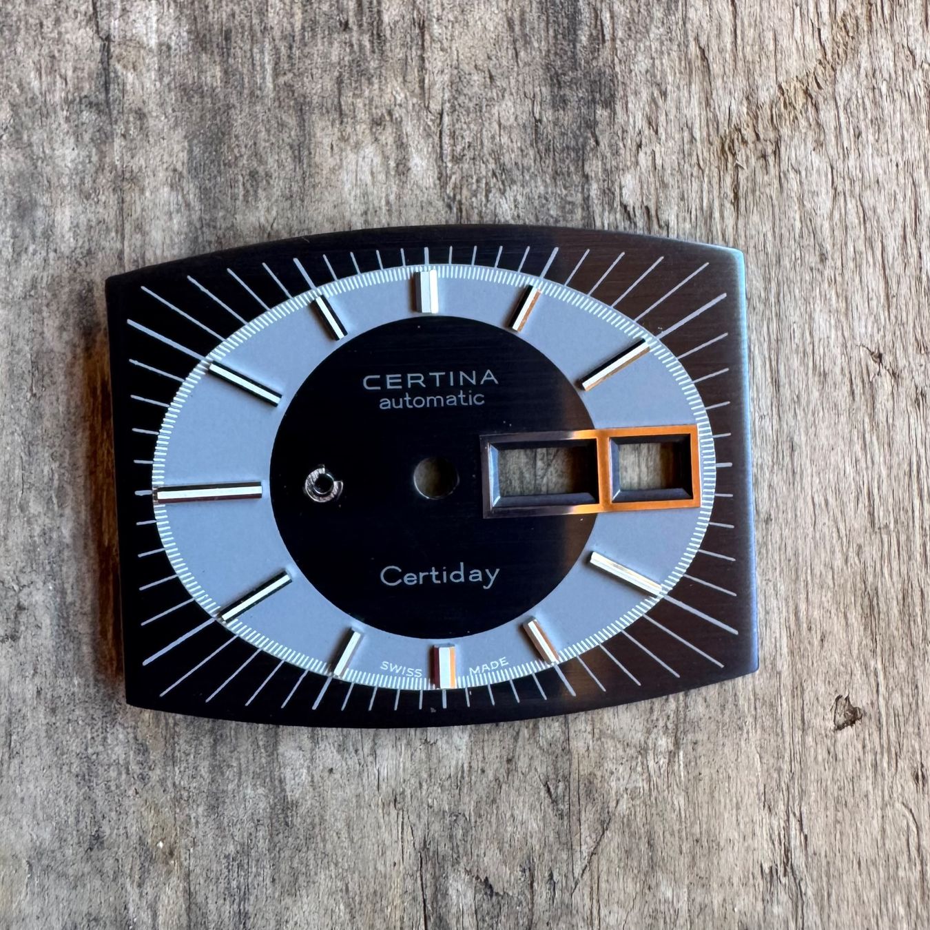 Certina Orologi: 31.5mm Certina Certidate UFO Zifferblatt/ Dial – Nuovo (secondo la descrizione) da Arzier-Le Muids venduto da Avanna