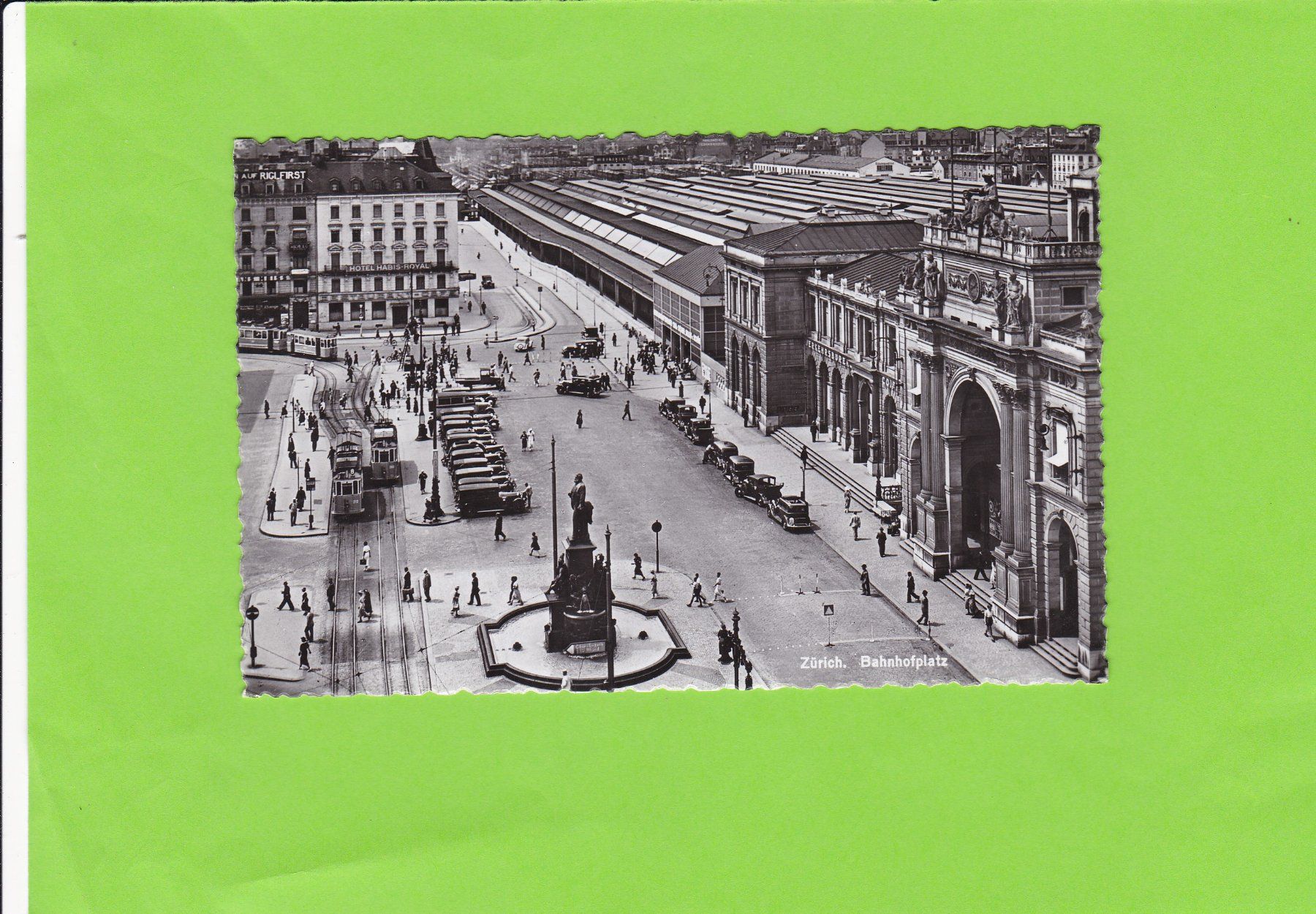 Cartoline postali: Zürich-Bahnhofplatz-Oldtimer-belebt – Usato da St. Peterzell venduto da neckertal