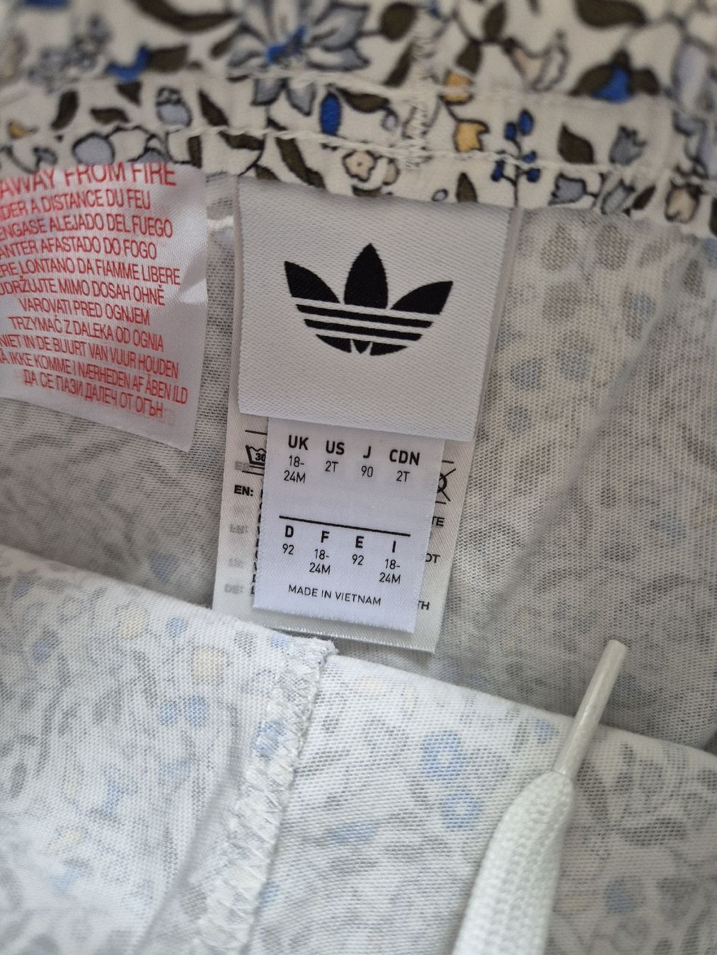 Adidas Lotti & Set di vestiti: Adidas set Kinder Gr.92 – Nuovo e nell'imballaggio originale da Basel venduto da Elena_02 3