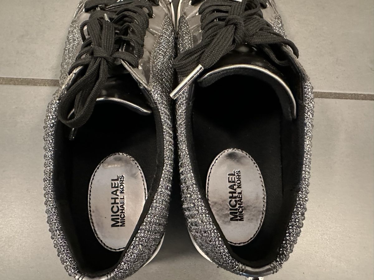 Michael Kors Scarpe da donna: Michael Kors Sneaker, Silber Glitzer, Gr. 37 – Usato da Uetikon am See venduto da Ccsibi 3