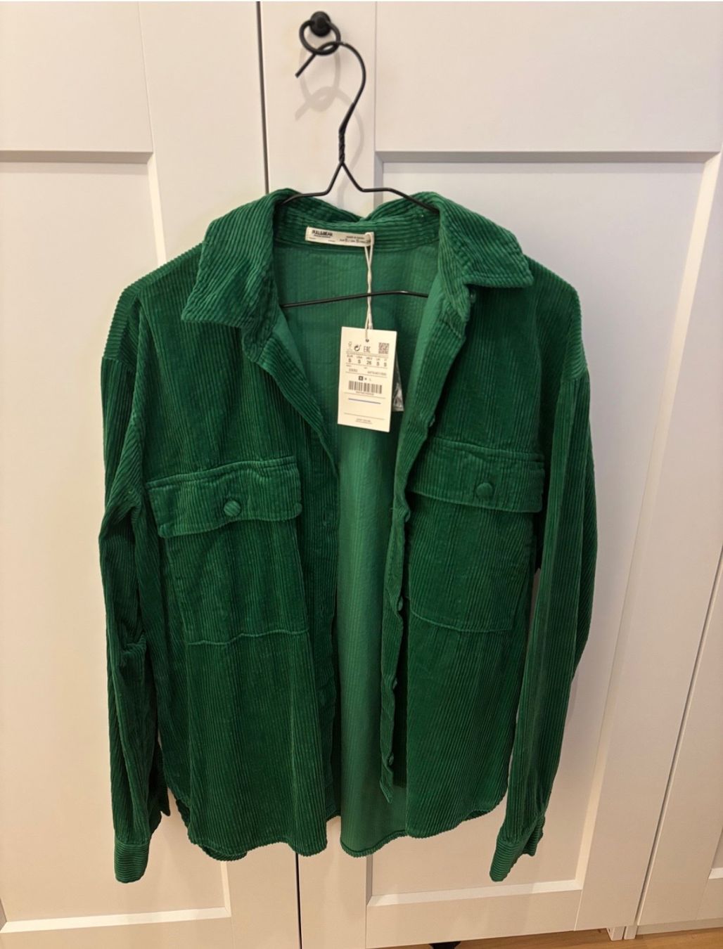 Pull&Bear Jacken: OVERSIZED CORDUROY SHIRT – Neu und originalverpackt aus Zürich von monya99