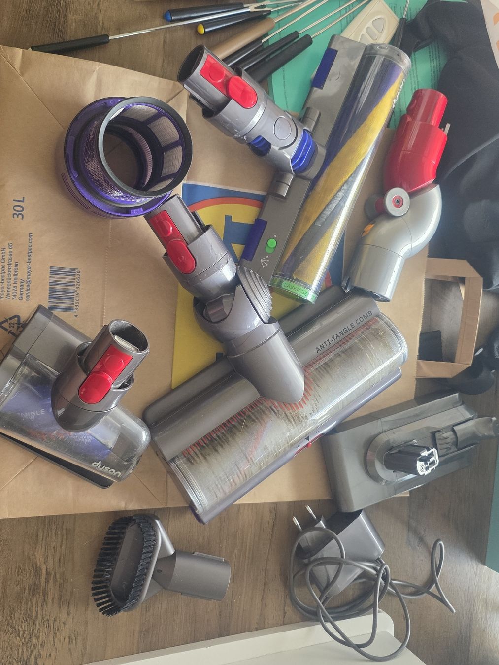 Dyson Aspirapolveri & Accessori: Dyson v15 – Usato da Wichtrach venduto da Mtabea 4