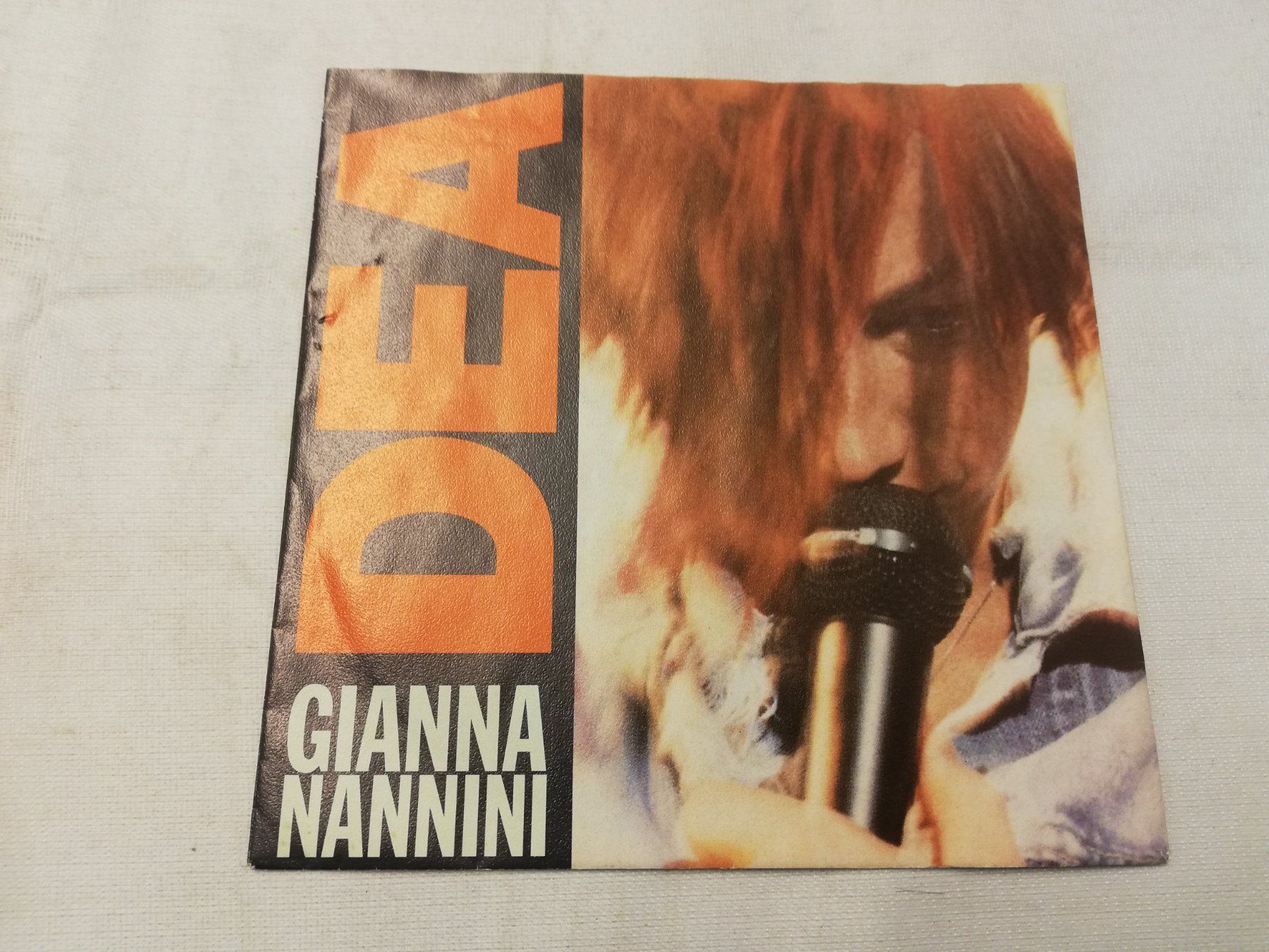 Dischi in vinile: GIANNA NANNINI - DEA (SINGLE 7") – Usato da Bern venduto da Vinylsound.ch