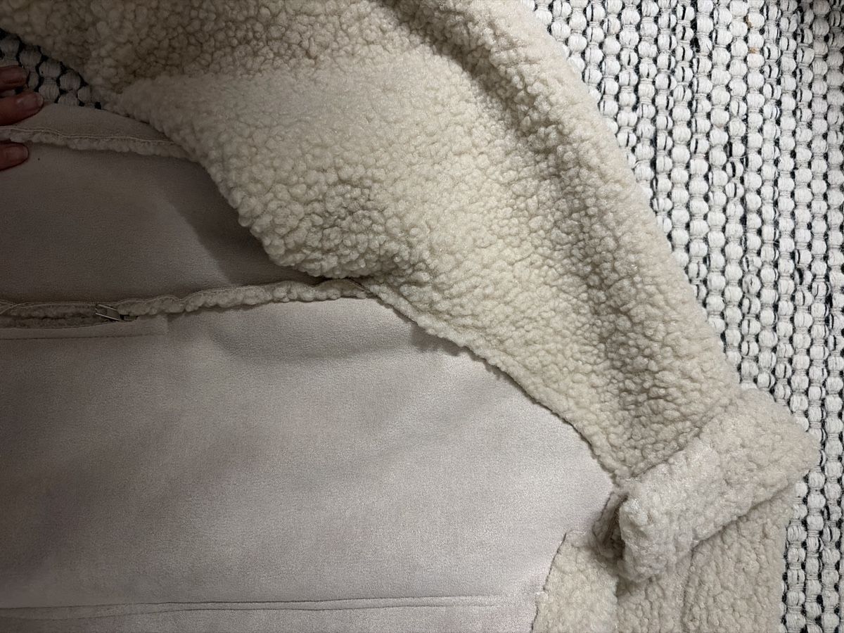 Jacken: Dazy Jacke in Beige mit Teddyfutter Grösse S gebraucht – Neu (gemäss Beschreibung) aus Pfäffikon ZH von anlimalu 2