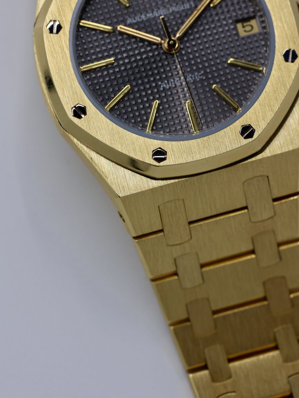 Audemars Piguet Montres: Audemars Piguet Royal Oak 4100BA – D'occasion à Zürich par Lazulivintagewatches 6
