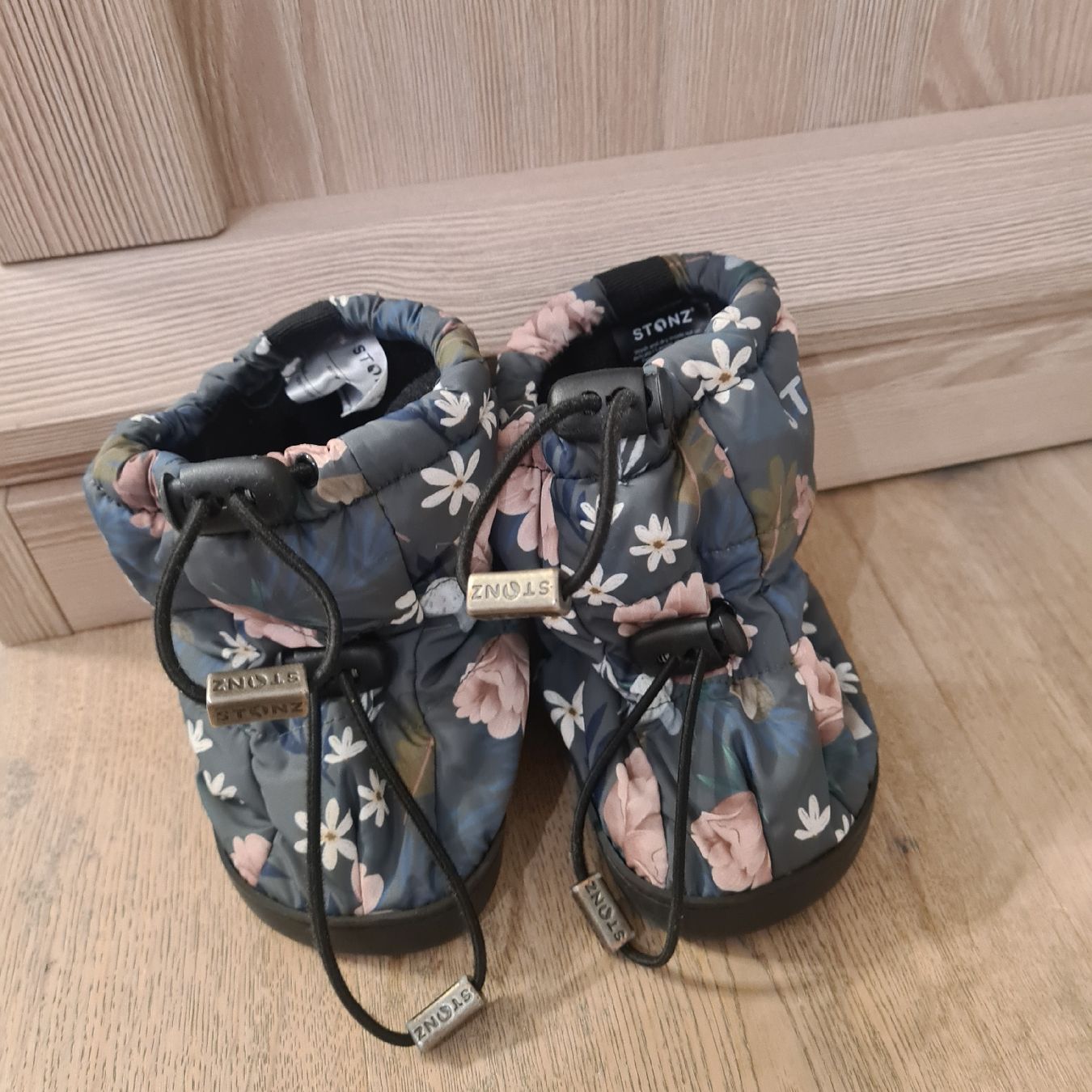 Stonz Chaussures garçon: Stonz – D'occasion à Rapperswil SG par mel_y9xm