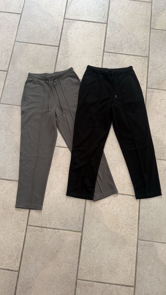 Mango Pantaloni: 2 Paar Hosen Mango – Nuovo (secondo la descrizione) da Ennetbaden venduto da Ansano