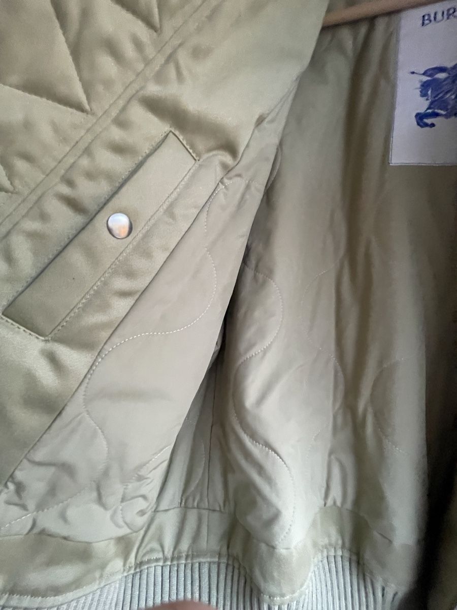 Burberry Giacche: Exklusive Burberry Bomberjacke mit Lammfellkragen – Nuovo (secondo la descrizione) da Zürich venduto da lui_n92t 4