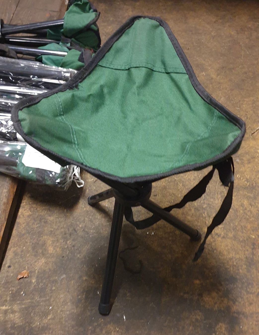 Hocker: 3-Bein Camping / Wandersitz – Neu und originalverpackt aus Müllheim Dorf von Linus18 1