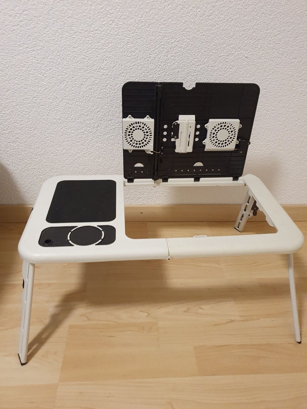 Notebook: Laptop-Betttisch mit Ventilator – Usato da Gossau venduto da ismetinho 2