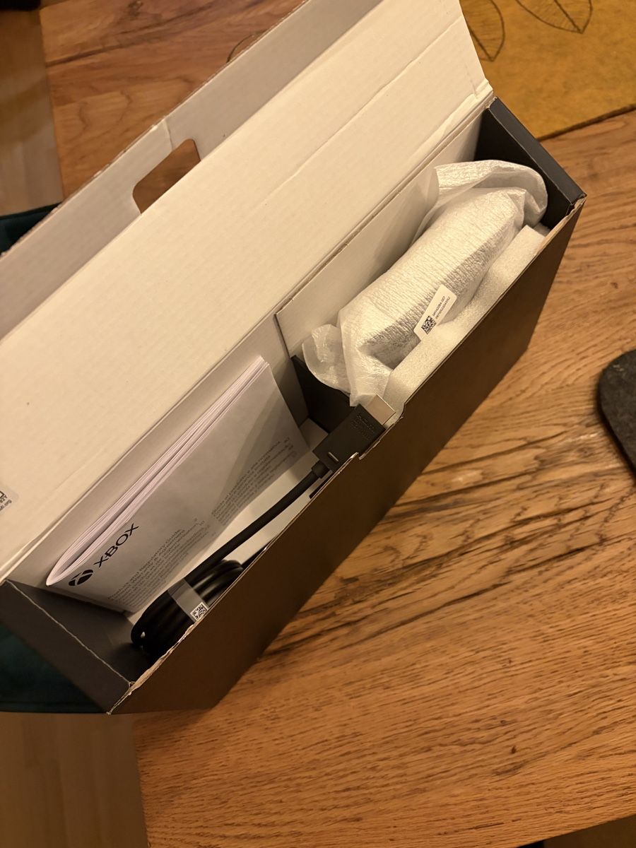 Microsoft Console: XBOX Series X mit neuem Controller  – Usato da Wabern venduto da dav_qm72 5