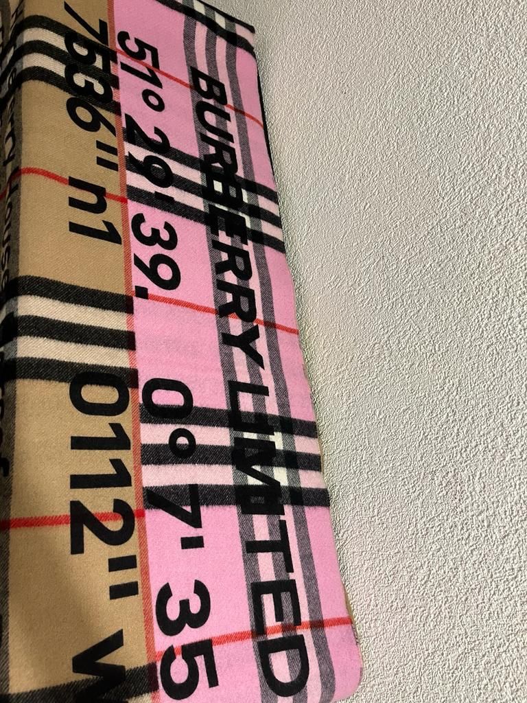 Burberry Foulard & Sciarpe: Echarpe Burberry édition spécial Limitée Horse Ferry – Nuovo e nell'imballaggio originale da Ecublens VD venduto da mar_qw6r