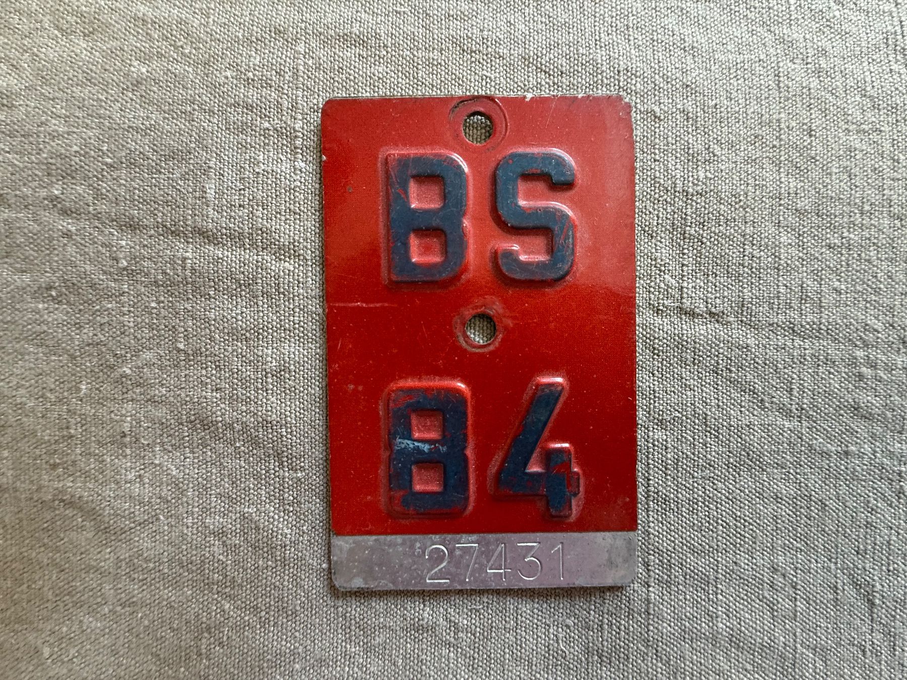 Insegne: Velonummer BS 84 – Usato da Basel venduto da steegg